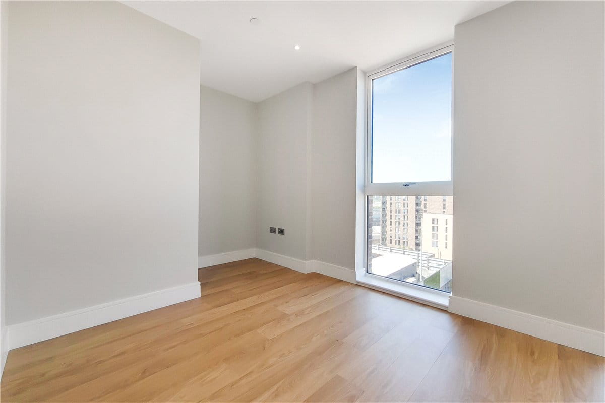 2 bedroom flat, Greyhound Parade, Wimbledon Grounds, London SW17 - Available