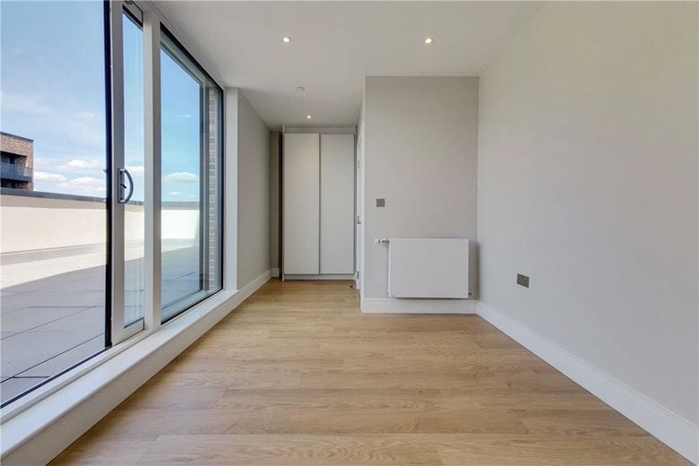 1 bedroom flat, Greyhound Parade, Wimbledon Grounds, London SW17