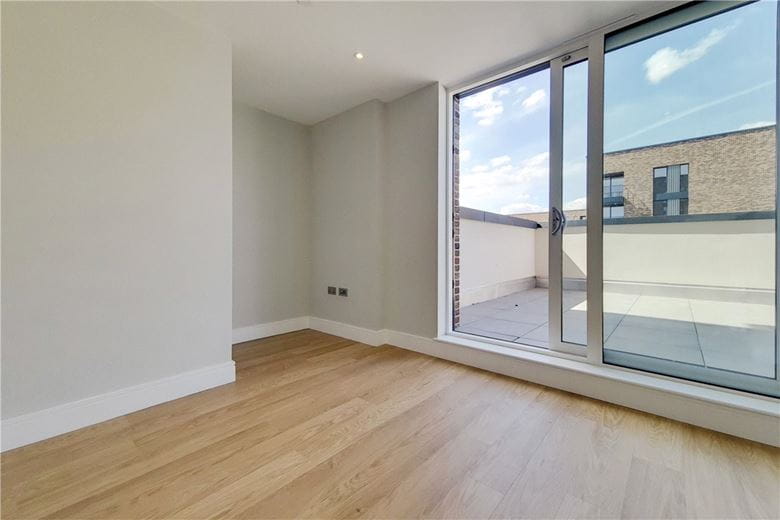 1 bedroom flat, Greyhound Parade, Wimbledon Grounds, London SW17