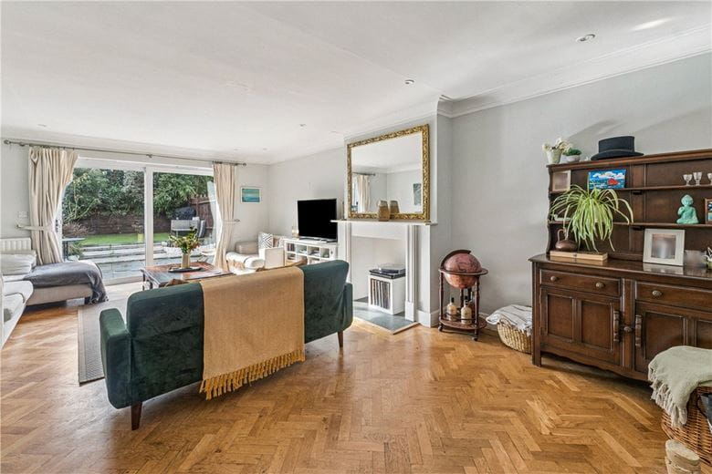 3 bedroom house, Abercrombie Street, London SW11