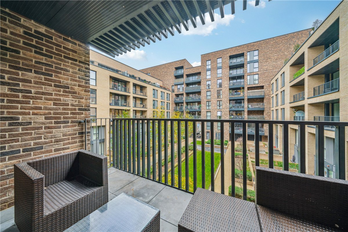 2 bedroom flat, Wimbledon Grounds, London SW17 - Available