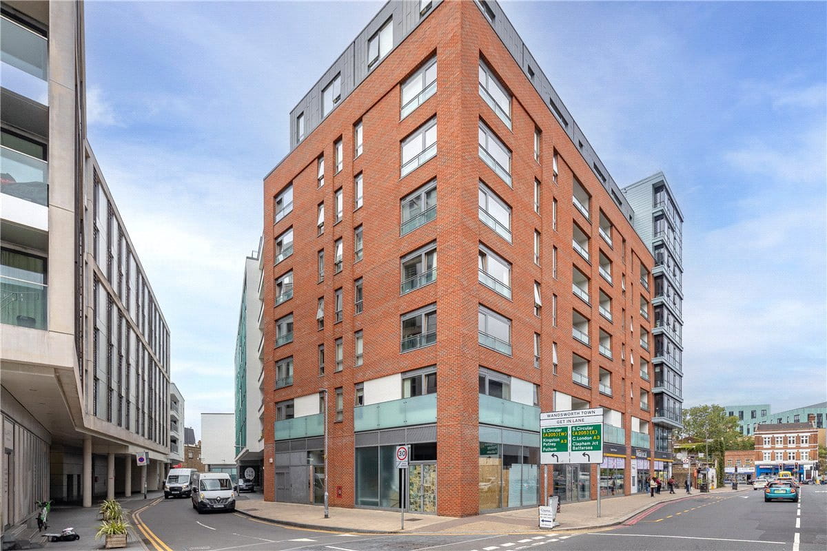 1 bedroom flat, Hardwicks Square, London SW18 - Available