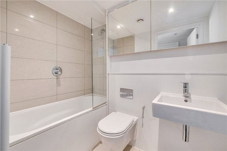 1 bedroom flat, Hardwicks Square, London SW18 - Available