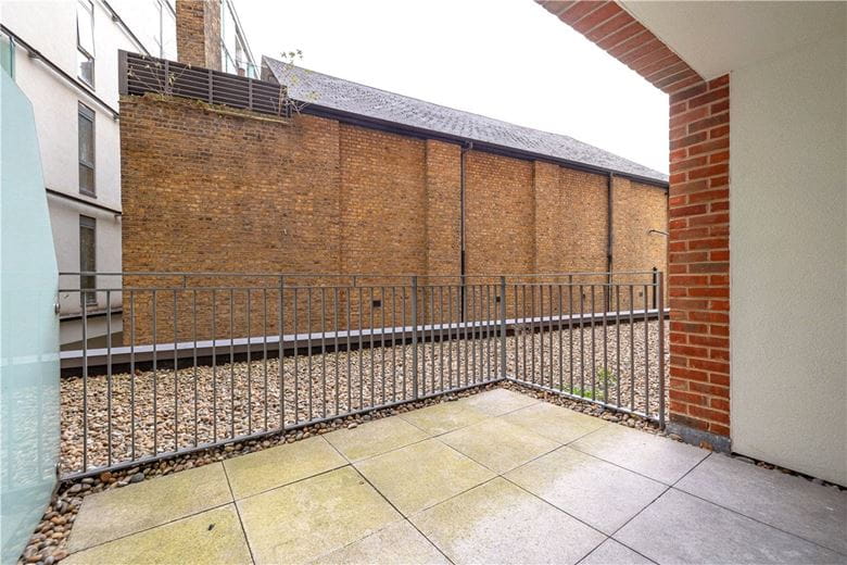 1 bedroom flat, Hardwicks Square, London SW18 - Available