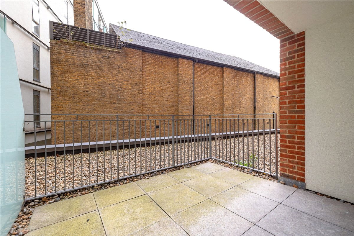 1 bedroom flat, Hardwicks Square, London SW18 - Available