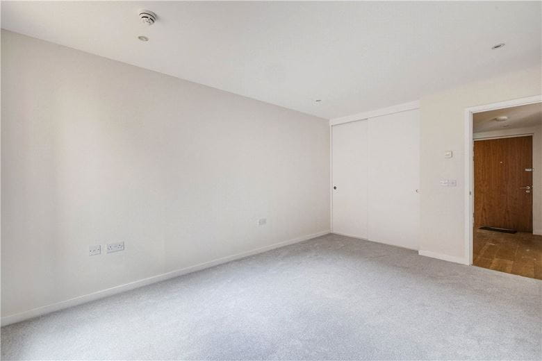 1 bedroom flat, Hardwicks Square, London SW18 - Available