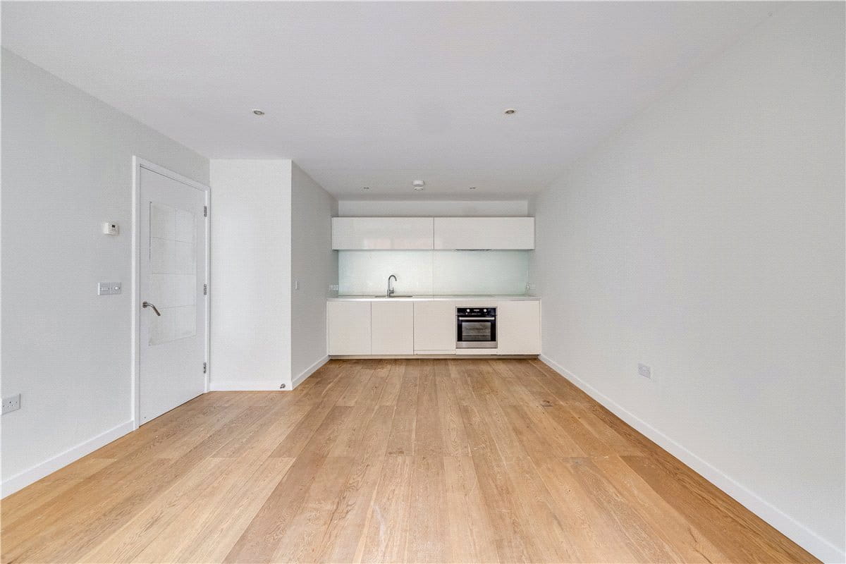 1 bedroom flat, Hardwicks Square, London SW18 - Available