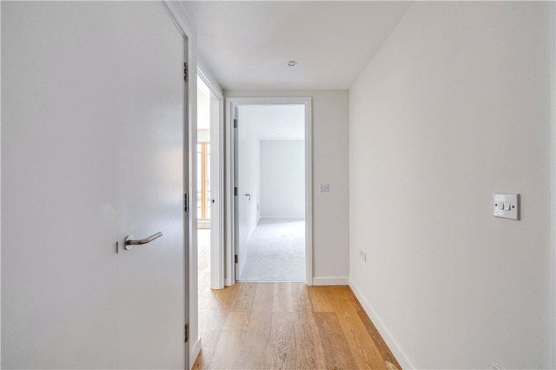 1 bedroom flat, Hardwicks Square, London SW18 - Available