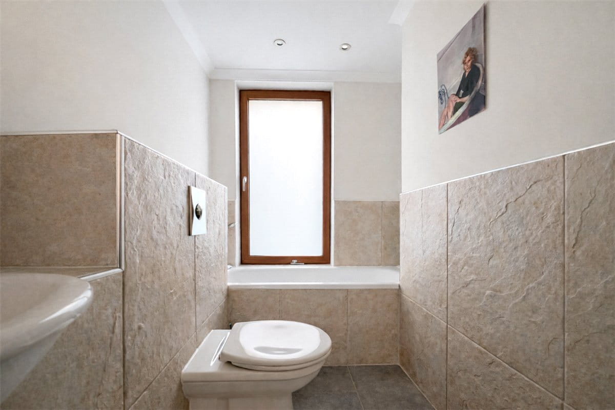 2 bedroom flat, Bereweeke Road, Winchester SO22