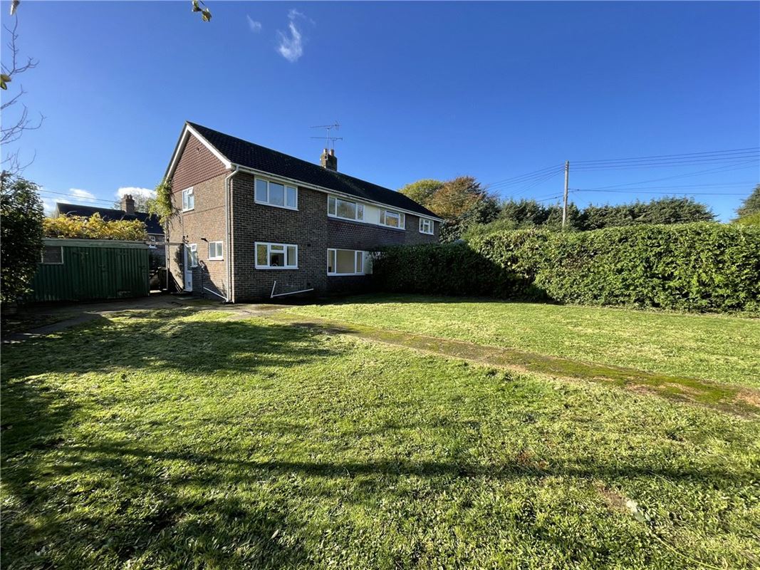 3 bedroom house, Stoke Charity Road, Kings Worthy SO21