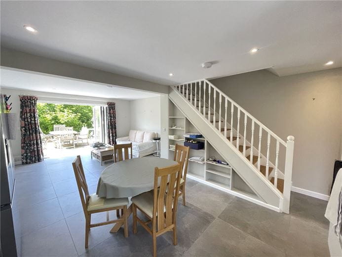 2 bedroom house, Wolvesey Terrace, Winchester SO23 - Available