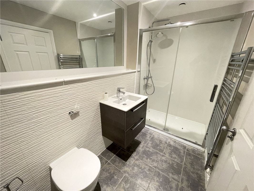 2 bedroom flat, St Cross Road, Winchester SO23 - Available