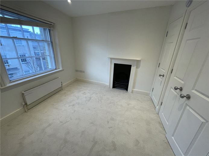 2 bedroom flat, St Cross Road, Winchester SO23 - Available