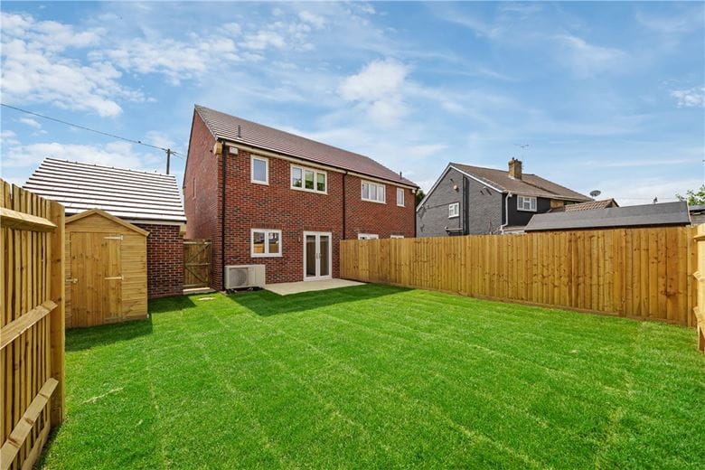 2 bedroom house, Hammonds Green, Totton SO40 - Available