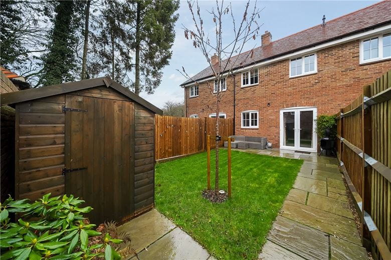 2 bedroom house, Wheatsheaf Close, North Waltham RG25 - Available