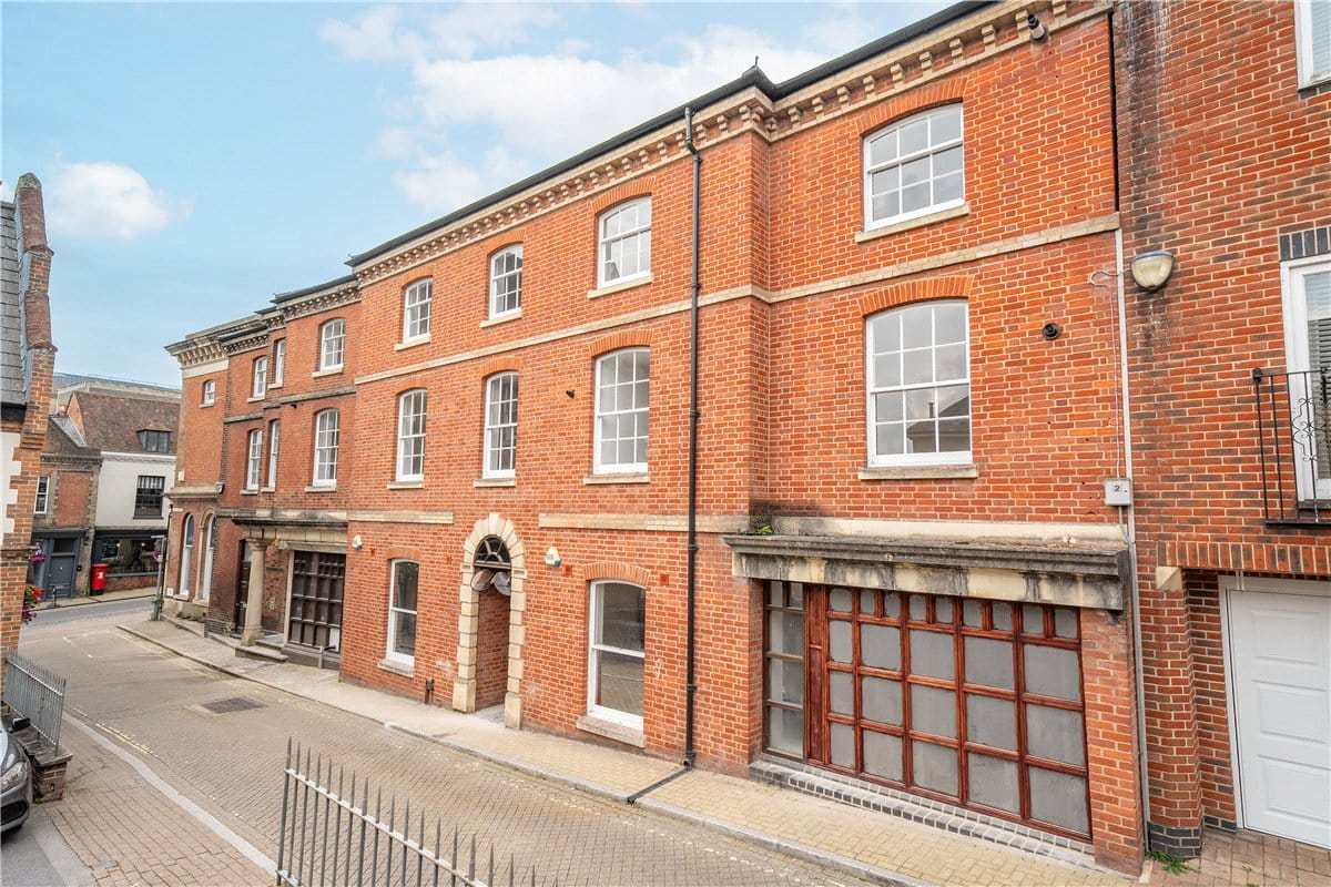1 bedroom flat, Westgate Chambers, Staple Gardens SO23 - Let Agreed