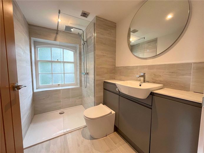 2 bedroom flat, Westgate Chambers, Staple Gardens SO23 - Let Agreed