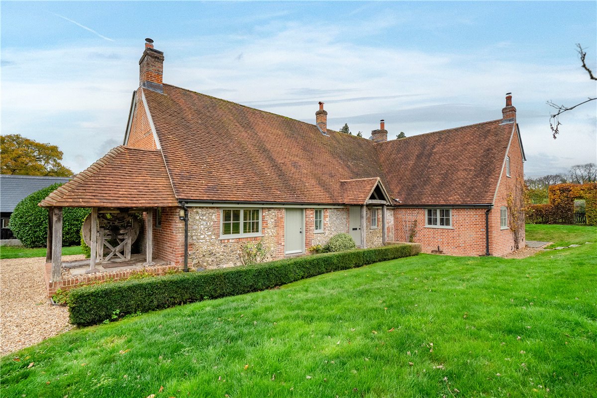4 bedroom house, North Park Farm, Little Somborne SO20 - Available