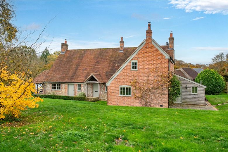 4 bedroom house, North Park Farm, Little Somborne SO20 - Available