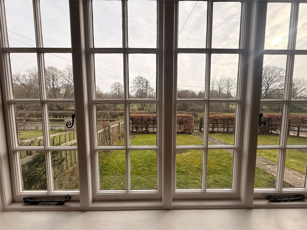 3 bedroom cottage, Tichborne, Alresford SO24 - Available