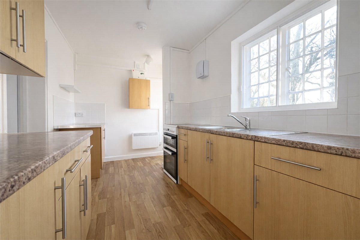 2 bedroom house, St. Johns North, High Street SO23 - Available