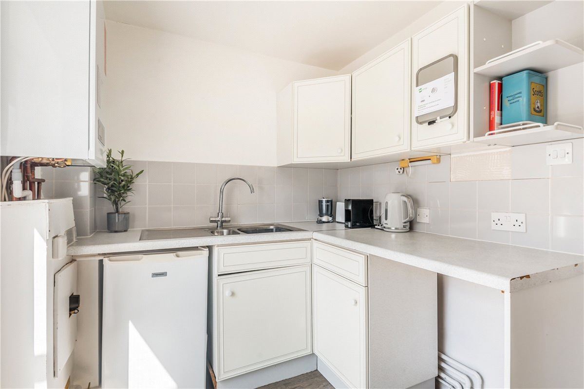 1 bedroom flat, Parchment Street, Winchester SO23 - Available