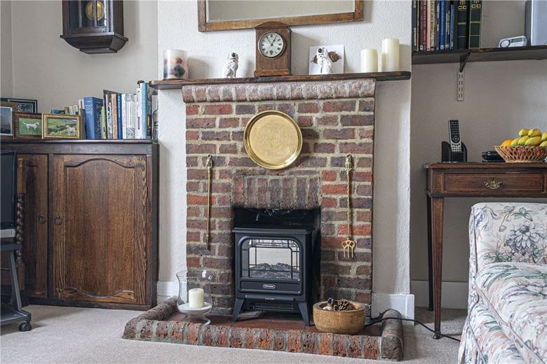 2 bedroom house, Ball Down Cottages, Northwood Park SO21 - Available