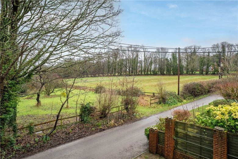 2 bedroom house, Ball Down Cottages, Northwood Park SO21 - Available