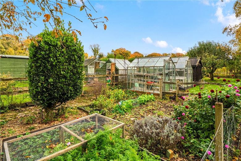 2 bedroom house, Ball Down Cottages, Northwood Park SO21 - Available