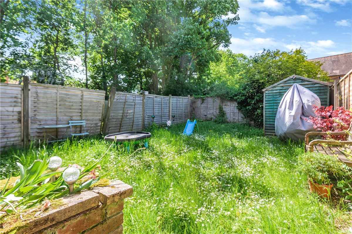 3 bedroom house, Pigeonhouse Cottages, Pigeonhouse Yard SO21 - Sold STC