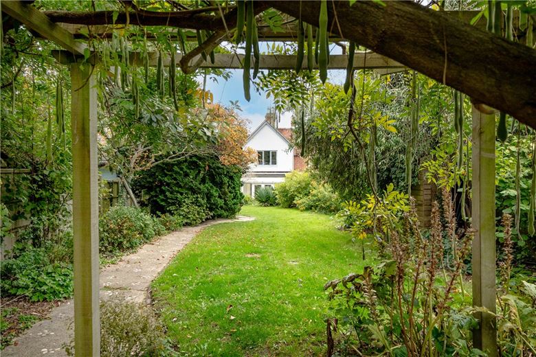 3 bedroom house, Trampers Lane, North Boarhunt PO17 - Available