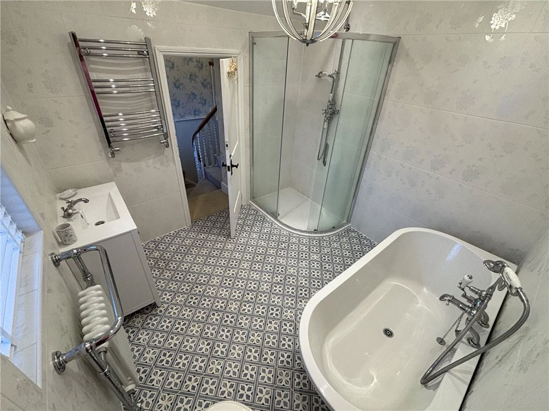 5 bedroom house, Eastcliff Road, Shanklin PO37 - Available