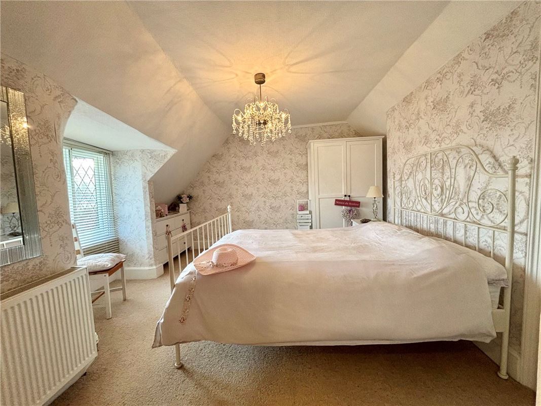 5 bedroom house, Eastcliff Road, Shanklin PO37 - Available