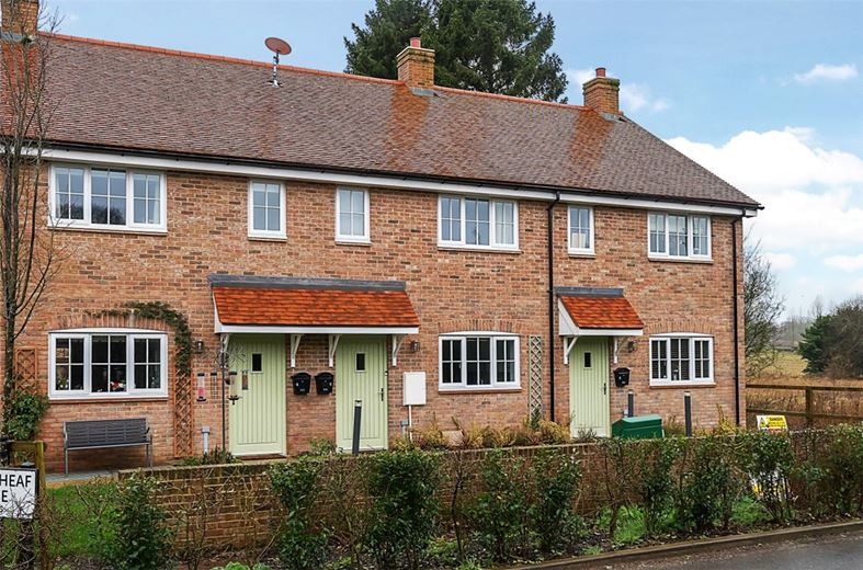 2 bedroom house, Wheatsheaf Close, North Waltham RG25 - Sold STC