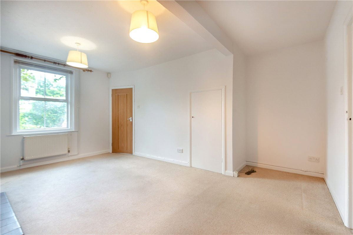 2 bedroom house, New Street, Stockbridge SO20 - Sold STC