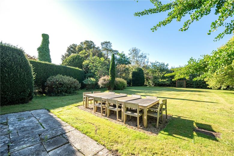 5 bedroom house, Newlands Lane, Denmead PO7 - Available