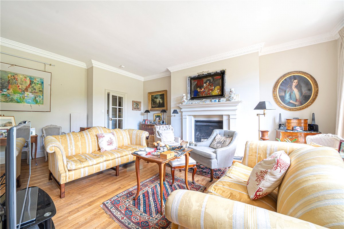 3 bedroom flat, Hawkley, Liss GU33 - Available