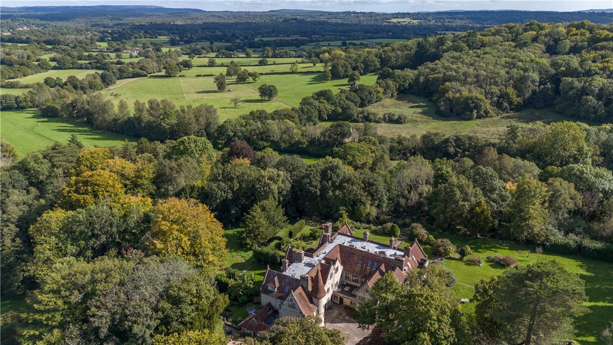 3 bedroom flat, Hawkley, Liss GU33 - Available