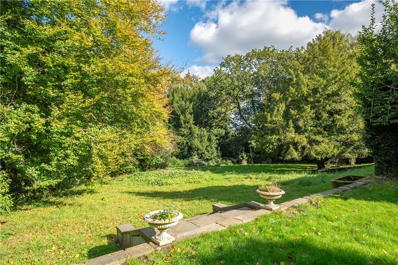 3 bedroom flat, Hawkley, Liss GU33 - Available