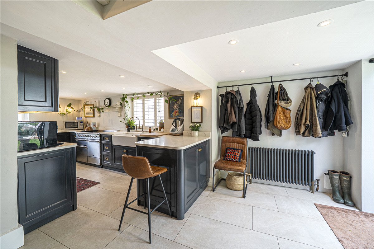 5 bedroom house, Penton Mewsey, Andover SP11 - Available