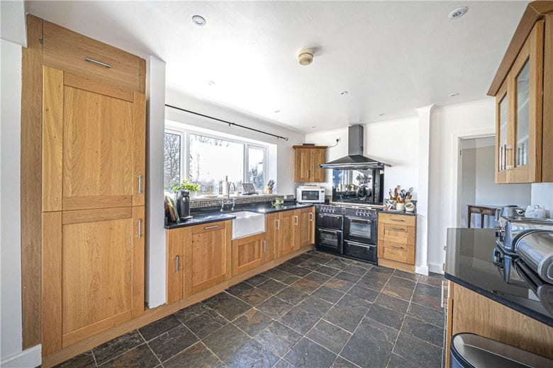 4 bedroom house, Stoke Charity Road, Kings Worthy SO21 - Available
