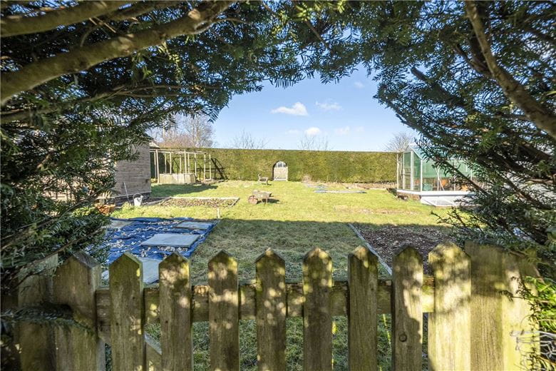 4 bedroom house, Stoke Charity Road, Kings Worthy SO21 - Available