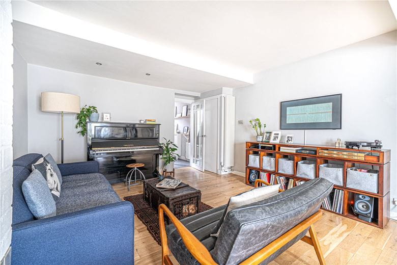 2 bedroom house, Parchment Street, Winchester SO23 - Sold