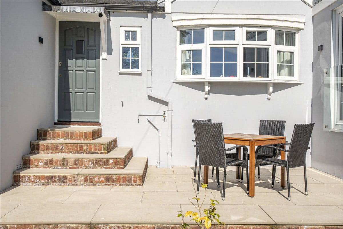 3 bedroom house, East Street, Hambledon PO7 - Sold STC