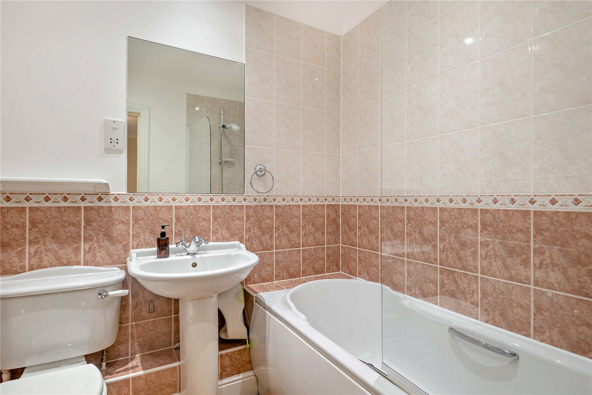 3 bedroom house, Cornes Close, Winchester SO22 - Sold