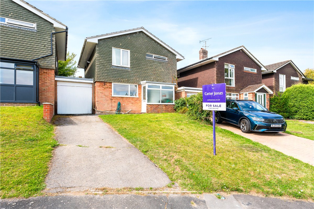 3 bedroom house, Winslade Road, Winchester SO22 - Sold STC