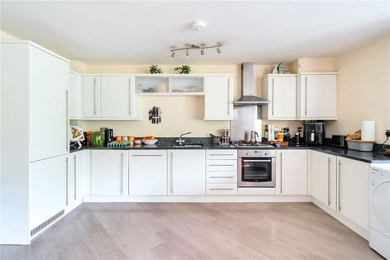 2 bedroom flat, Winton Close, Winchester SO22 - Sold STC