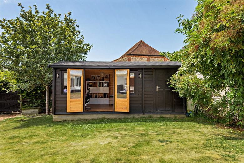 4 bedroom , Hurstbourne Priors, Whitchurch RG28 - Available