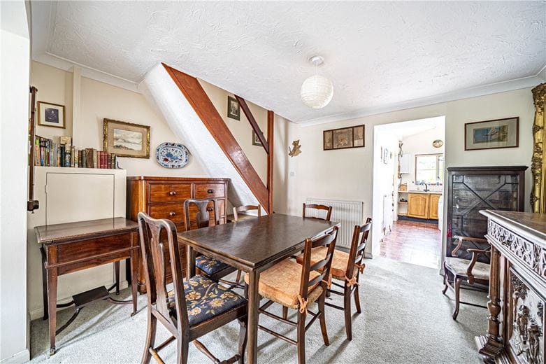 2 bedroom house, Hyde Close, Winchester SO23 - Available