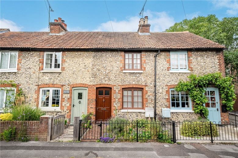 2 bedroom house, Hyde Close, Winchester SO23 - Available